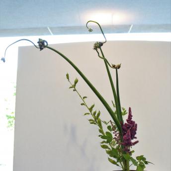 Ikebana arrangement